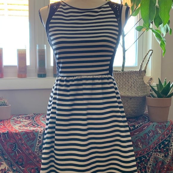 Dresses & Skirts - A line dress